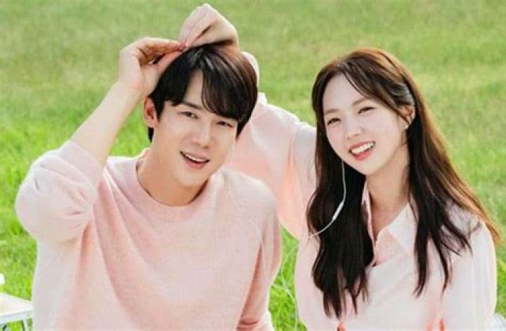 Yoo Yeon Seok parle de relever de nouveaux défis + compare le fait d